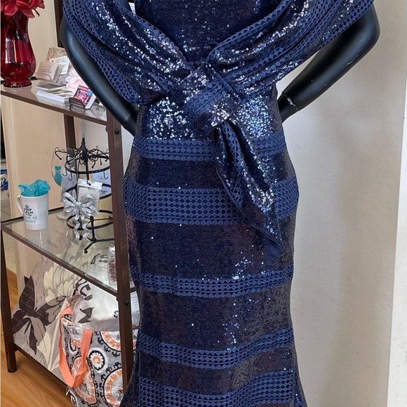 Jovani navy sequin gown size 14 nwt strapless with matching shawl - Picture 4 of 5